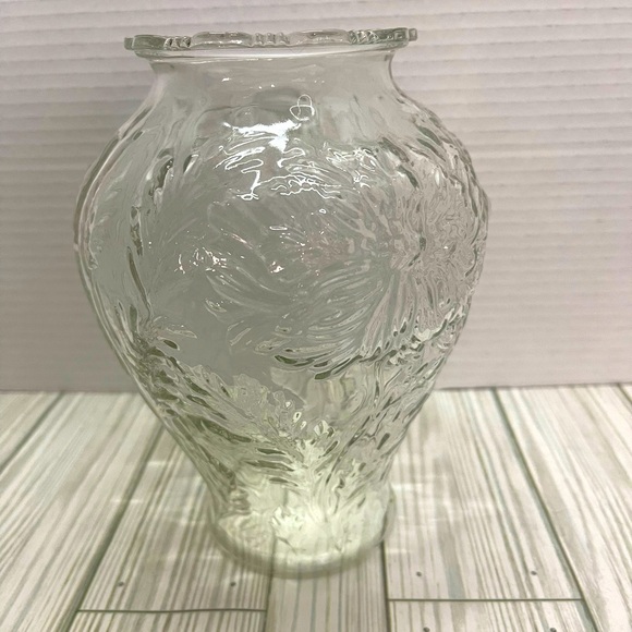 Vintage 1930’s Depression era Clear Glass Vase - Picture 1 of 2
